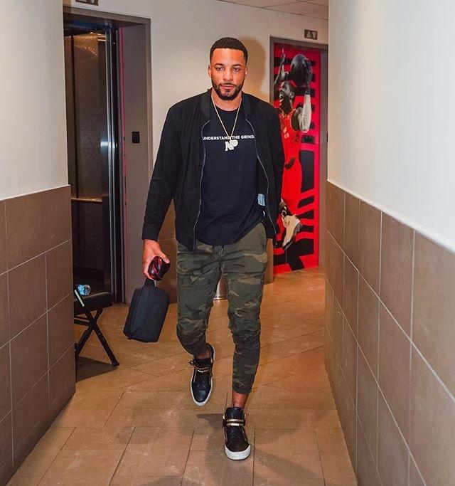 世界杯名场面：梅西让荷兰教练组闭嘴（世界杯高光一幕：梅西令荷兰教练组噤声）