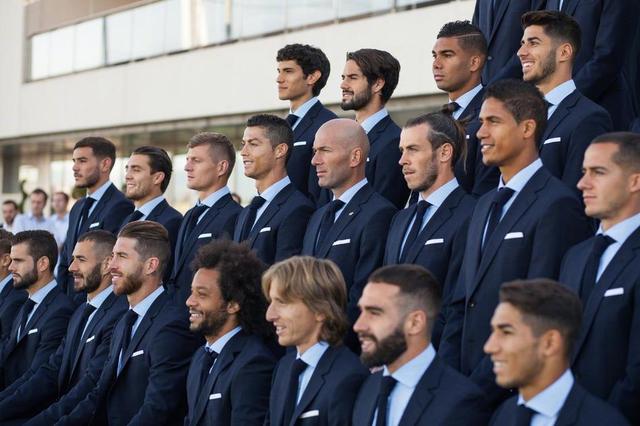 巴萨官方：拉菲尼亚继续进行个人训练，处在康复的最后阶段（巴萨通报：拉菲尼亚继续单独训练，康复进入收尾阶段）