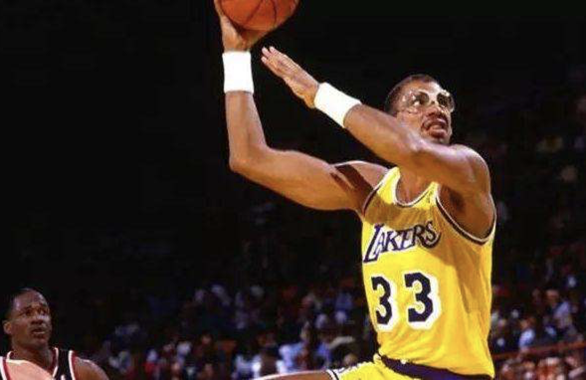 尤文客场3-2博德闪耀，乔纳森-戴维绝杀，奥蓬达、麦肯尼建功（尤文客场3-2险胜博德，乔纳森-戴维读秒绝杀，奥蓬达与麦肯尼建功）